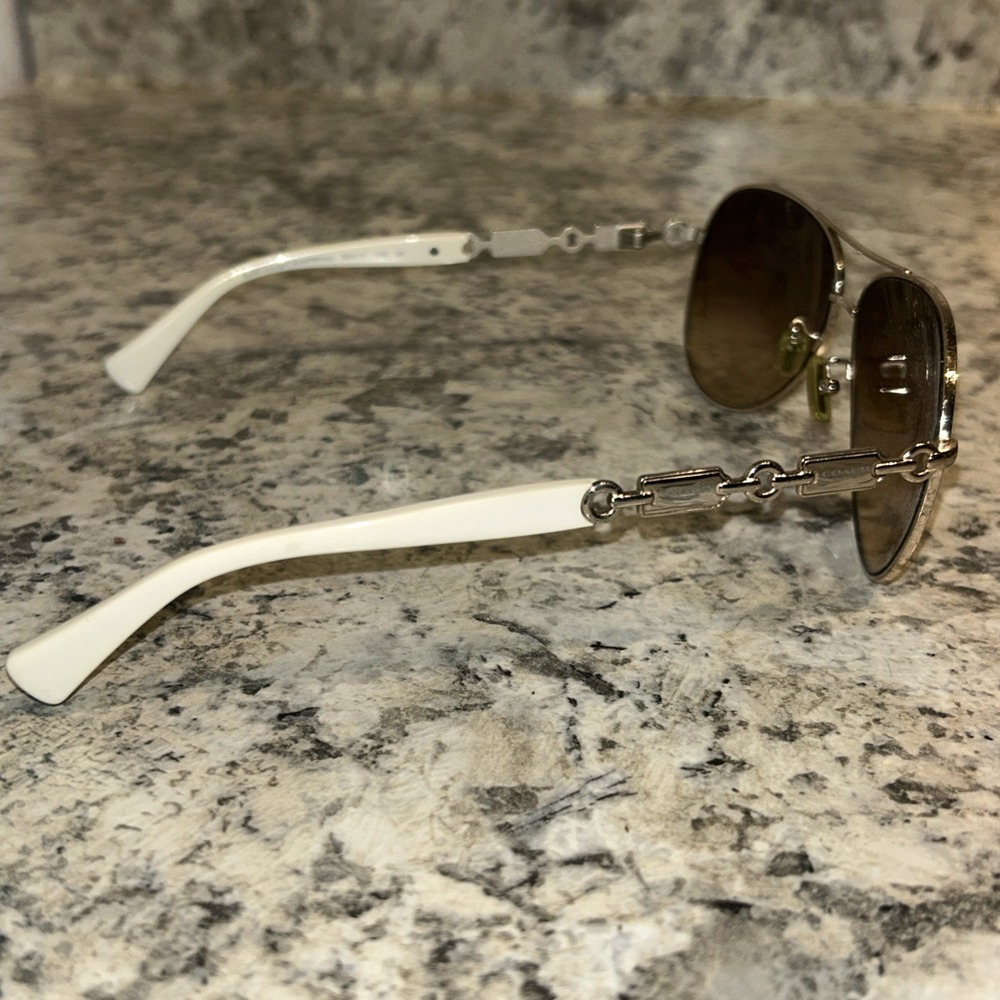 COACH womens sunglasses HC 7048 L107 Lt Gold/ White D2‎ - Picture 4 of 10